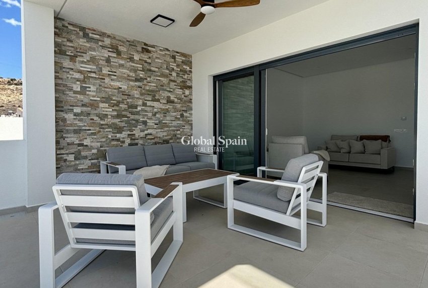 New Build - VILLA -
BENIJÓFAR - Pueblo