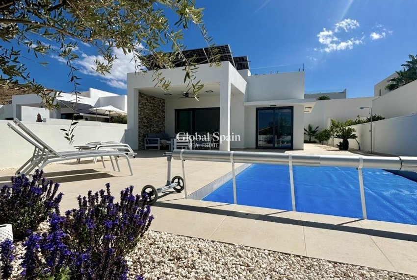 New Build - VILLA -
BENIJÓFAR - Pueblo