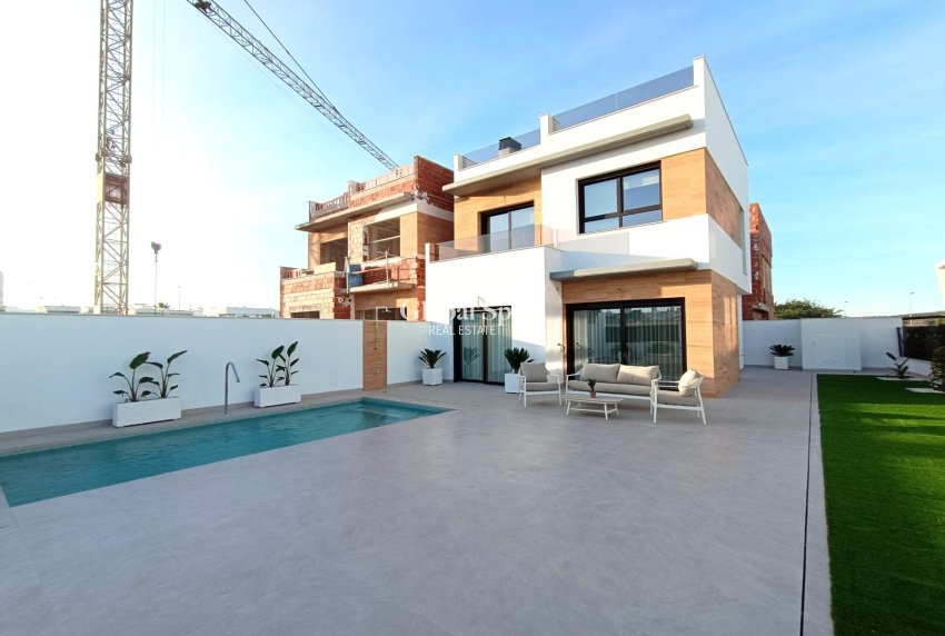 New Build - VILLA -
BENIJÓFAR - Pueblo