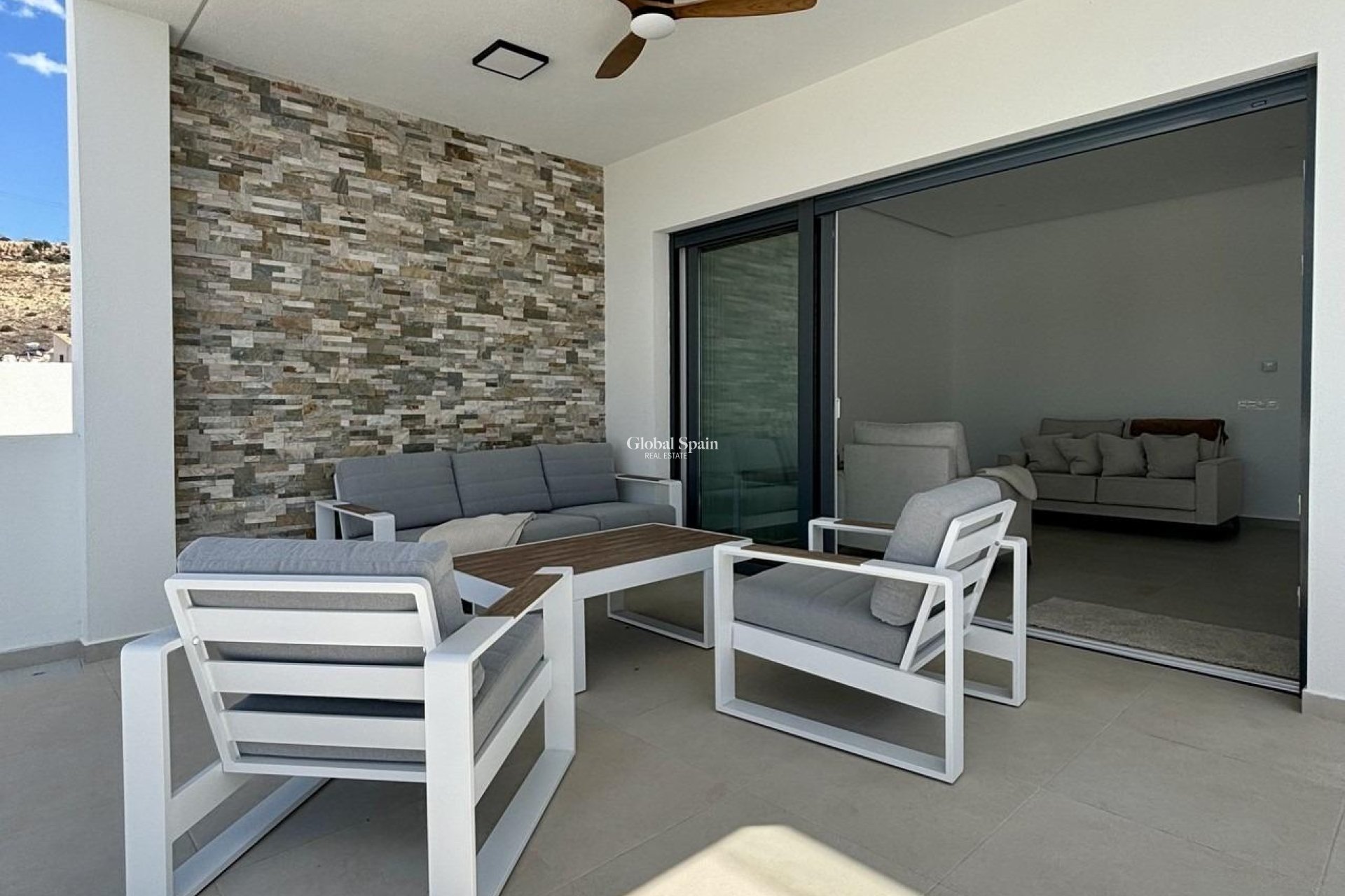 New Build - VILLA -
BENIJÓFAR - Pueblo