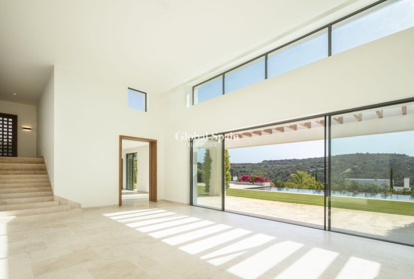 New Build - Villa -
Casares - Pedregales