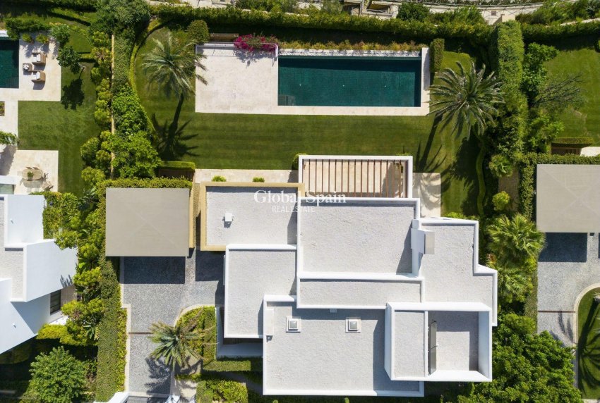 New Build - VILLA -
Casares - Pedregales