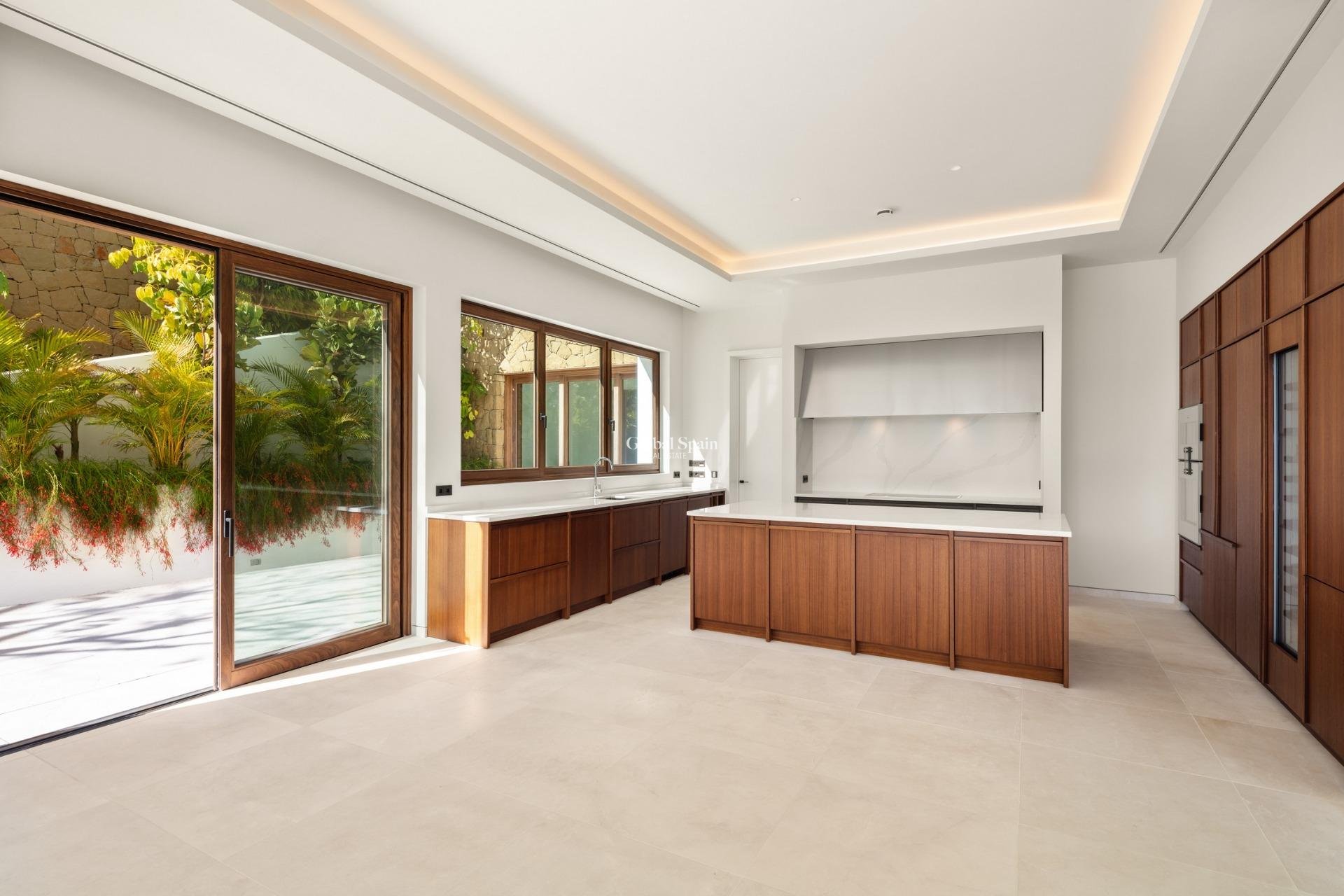 New Build - VILLA -
Casares - Pedregales