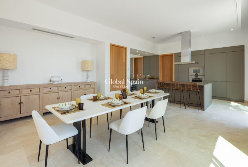 New Build - VILLA -
CASARES - Pedregales