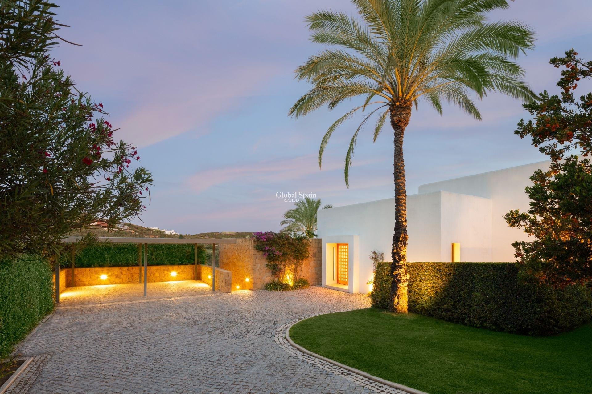 New Build - VILLA -
CASARES - Pedregales