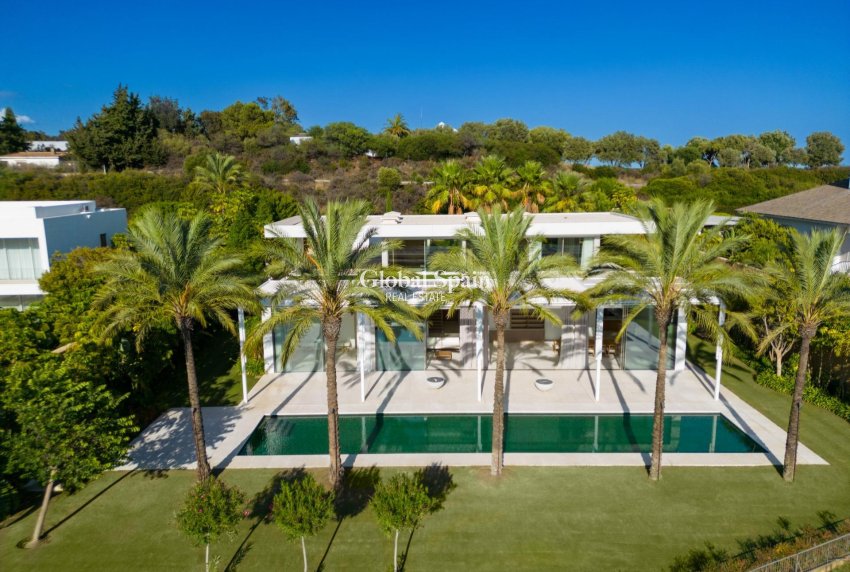New Build - VILLA -
CASARES - Pedregales
