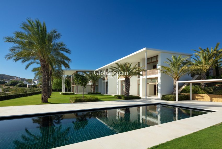 New Build - VILLA -
CASARES - Pedregales