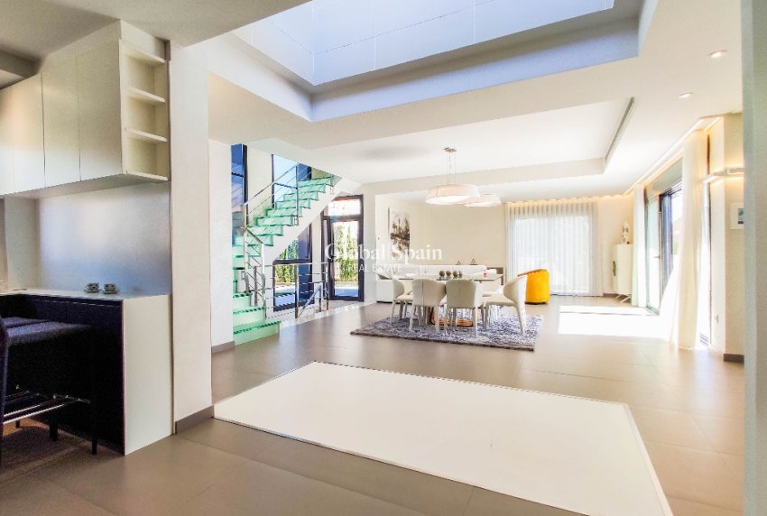 New Build - Villa -
DEHESA DE CAMPOAMOR