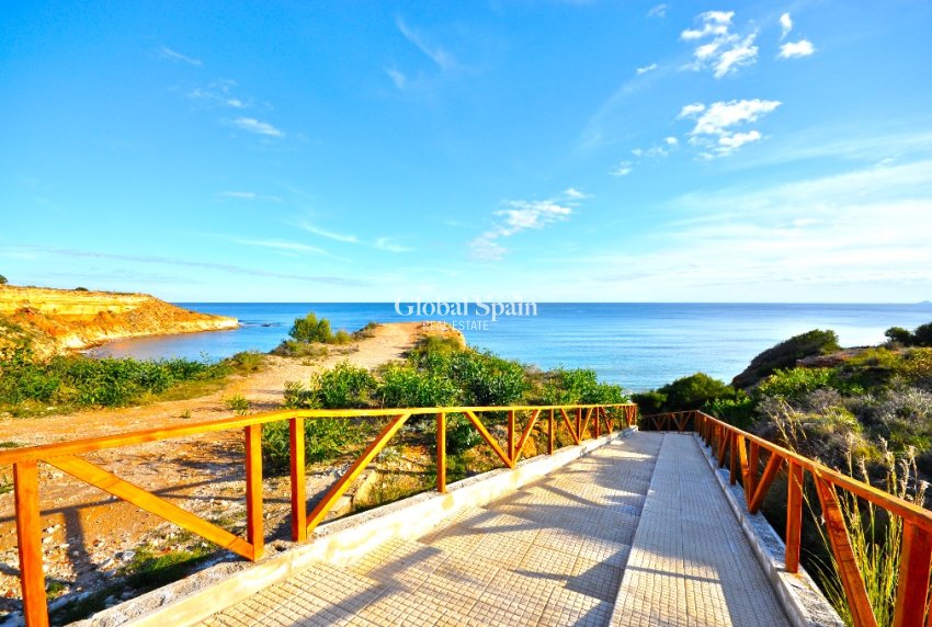 New Build - Villa -
DEHESA DE CAMPOAMOR