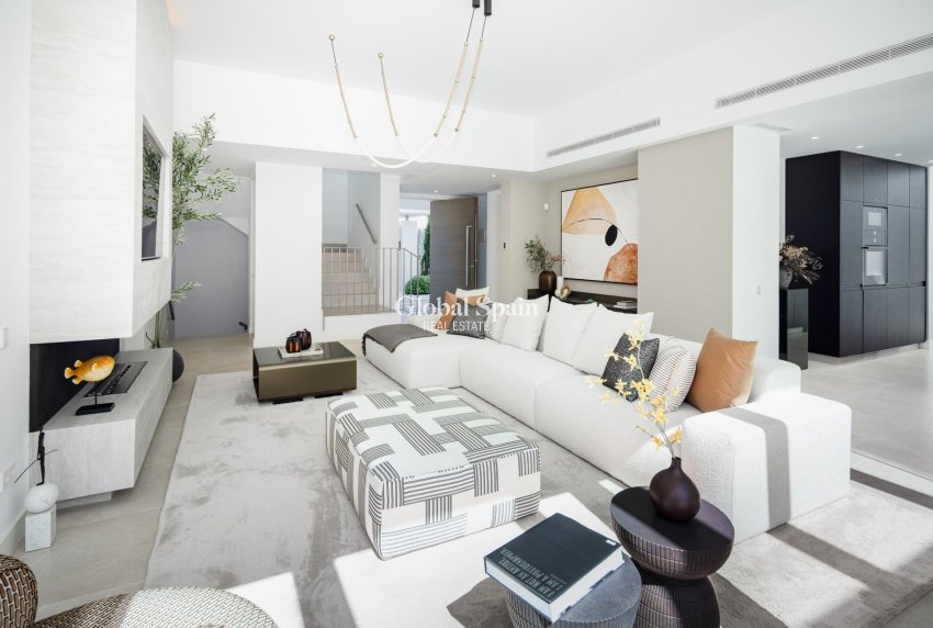 New Build - VILLA -
ESTEPONA - Paraiso Alto
