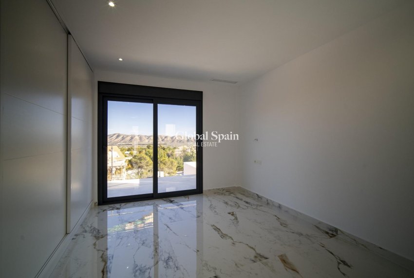 New Build - VILLA -
LA NUCÍA - Urb. Don Mar