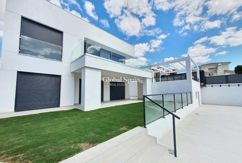 New Build - VILLA -
MANILVA - La Duquesa