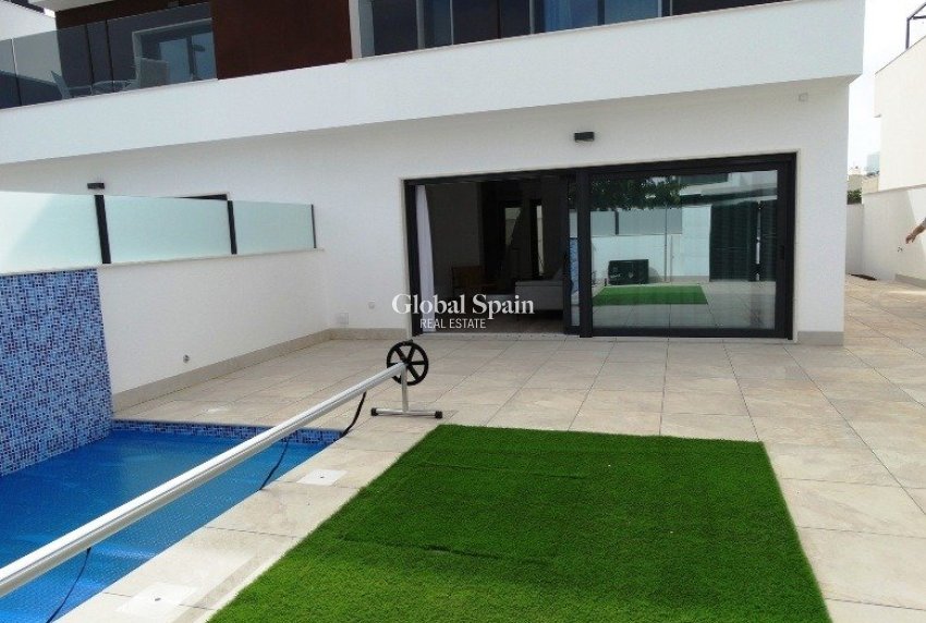 New Build - VILLA -
PILAR DE LA HORADADA - pueblo
