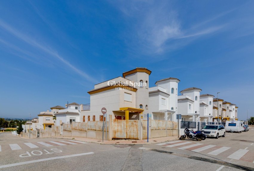New Build - VILLA -
SAN FULGENCIO - El Oasis