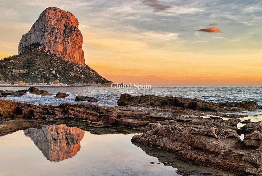 Nieuwbouw - APPARTEMENT -
CALPE - Playa Cantal Roig
