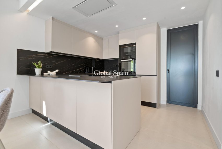Nieuwbouw - APPARTEMENT -
ESTEPONA - El Paraíso