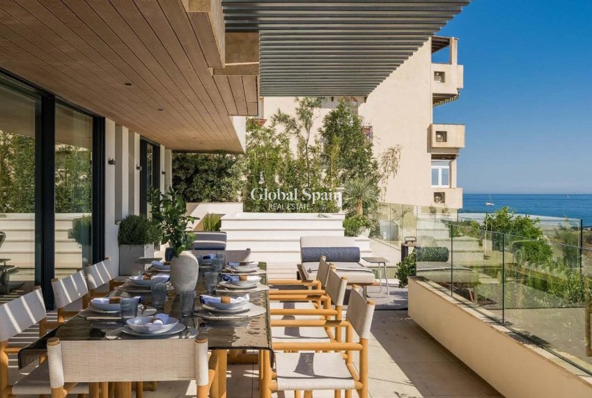 Nieuwbouw - APPARTEMENT -
ESTEPONA - Playa del Cristo