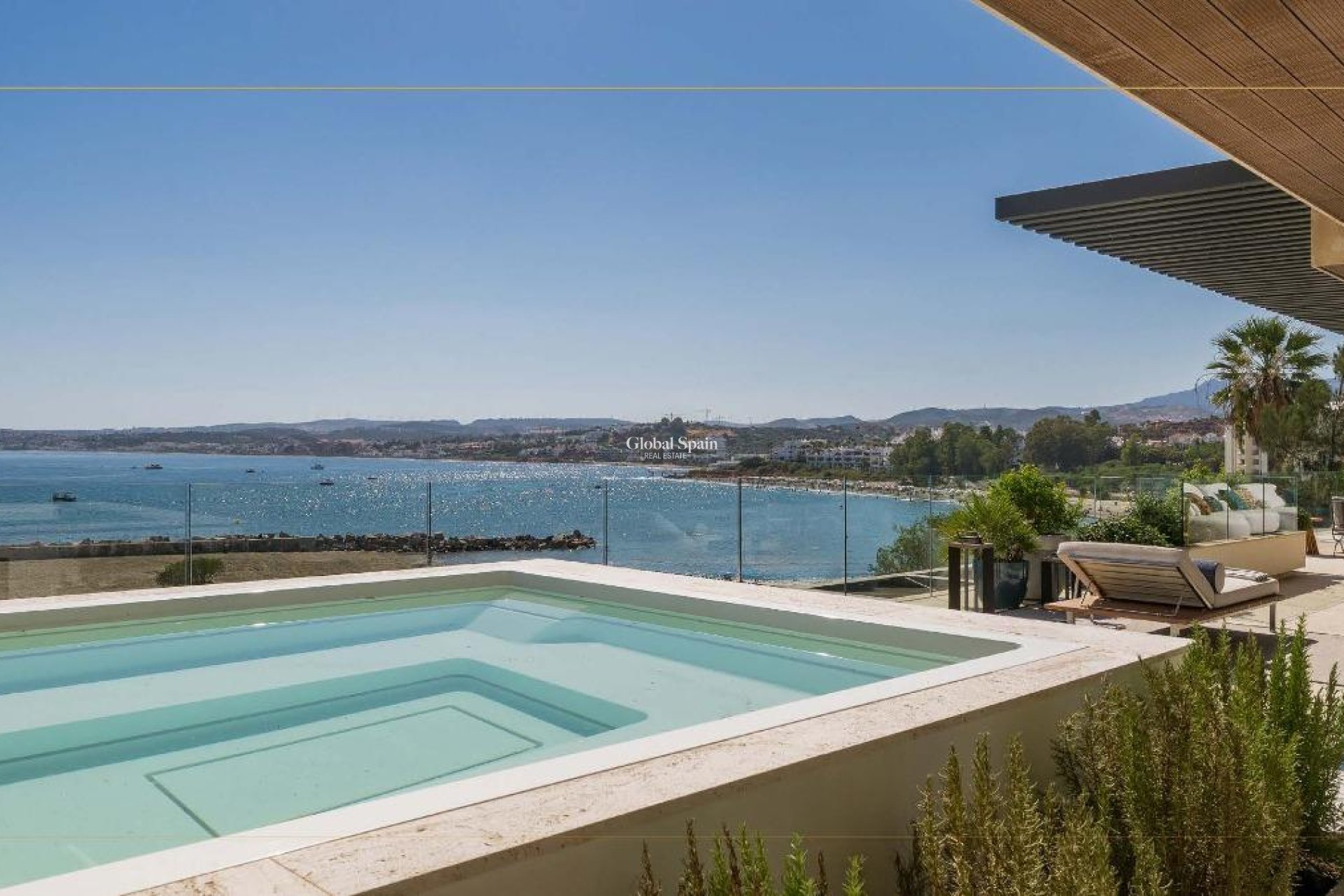 Nieuwbouw - APPARTEMENT -
ESTEPONA - Playa del Cristo