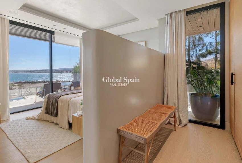 Nieuwbouw - APPARTEMENT -
ESTEPONA - Playa del Cristo