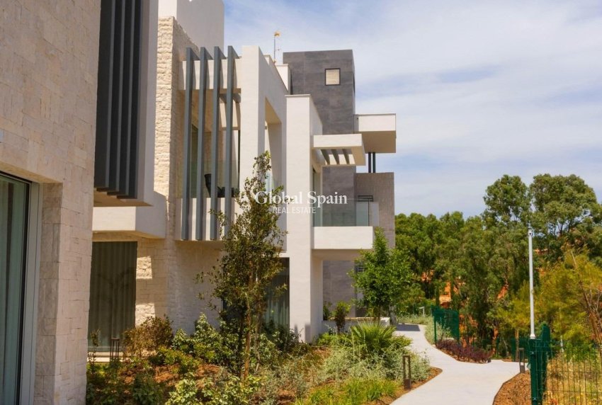Nieuwbouw - APPARTEMENT -
OJÉN - El Soto De Marbella