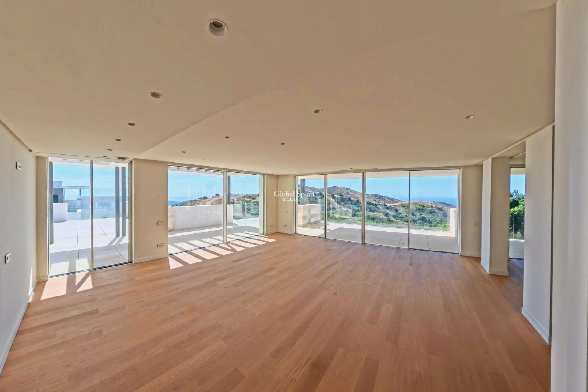 Nieuwbouw - APPARTEMENT -
OJÉN - El Soto De Marbella