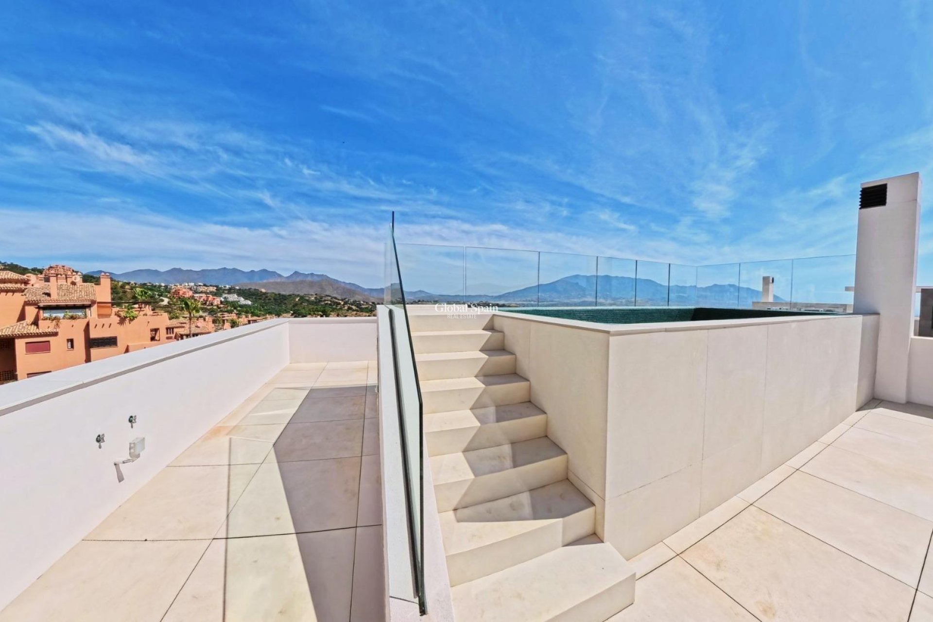 Nieuwbouw - APPARTEMENT -
OJÉN - El Soto De Marbella