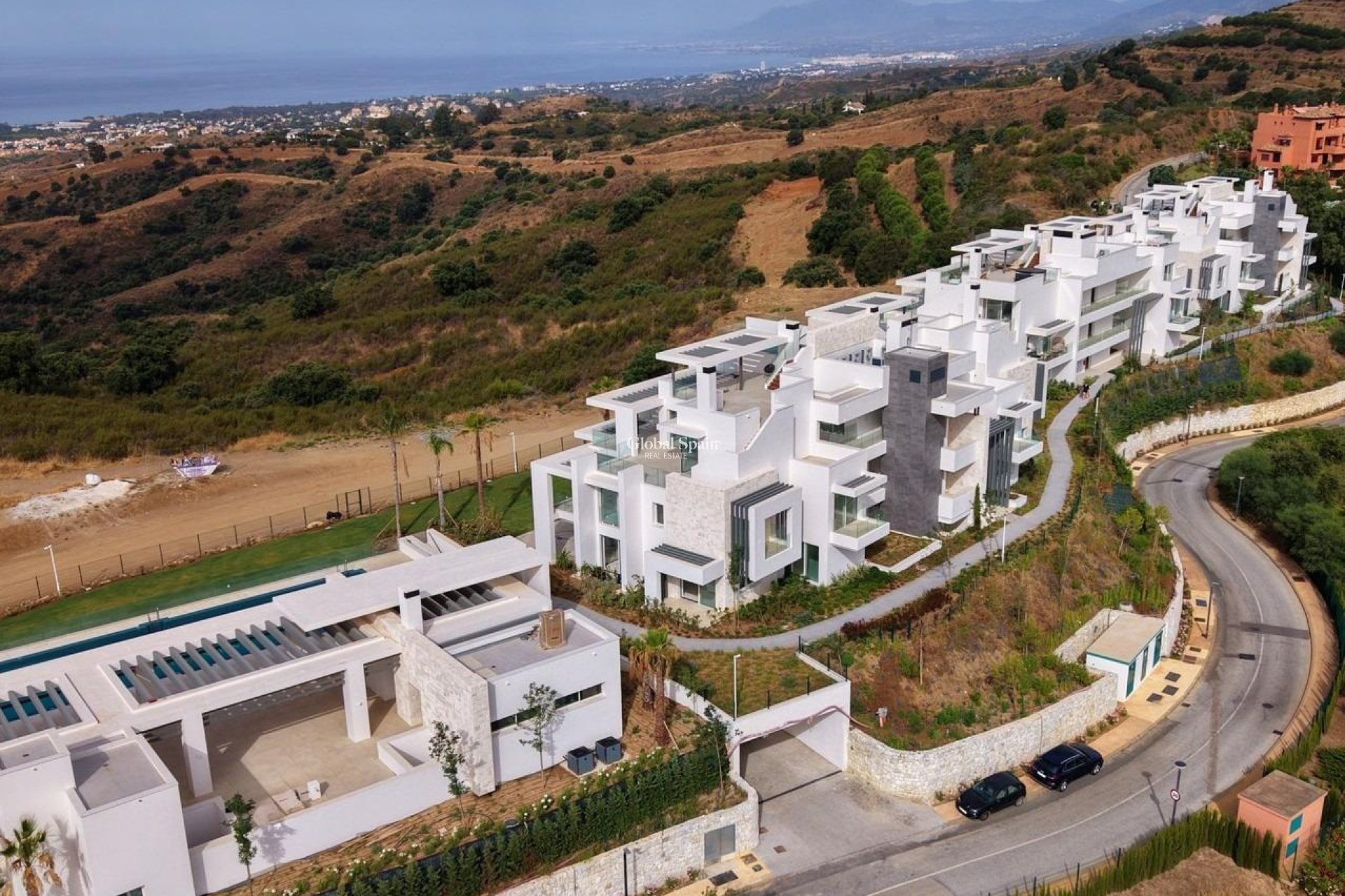 Nieuwbouw - APPARTEMENT -
OJÉN - El Soto De Marbella
