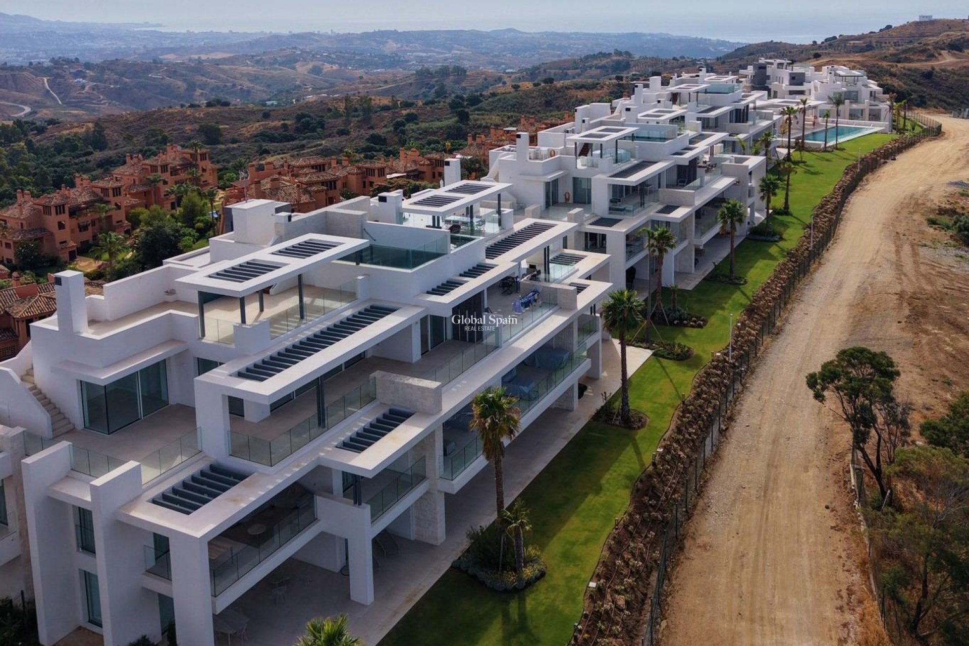 Nieuwbouw - APPARTEMENT -
OJÉN - El Soto De Marbella