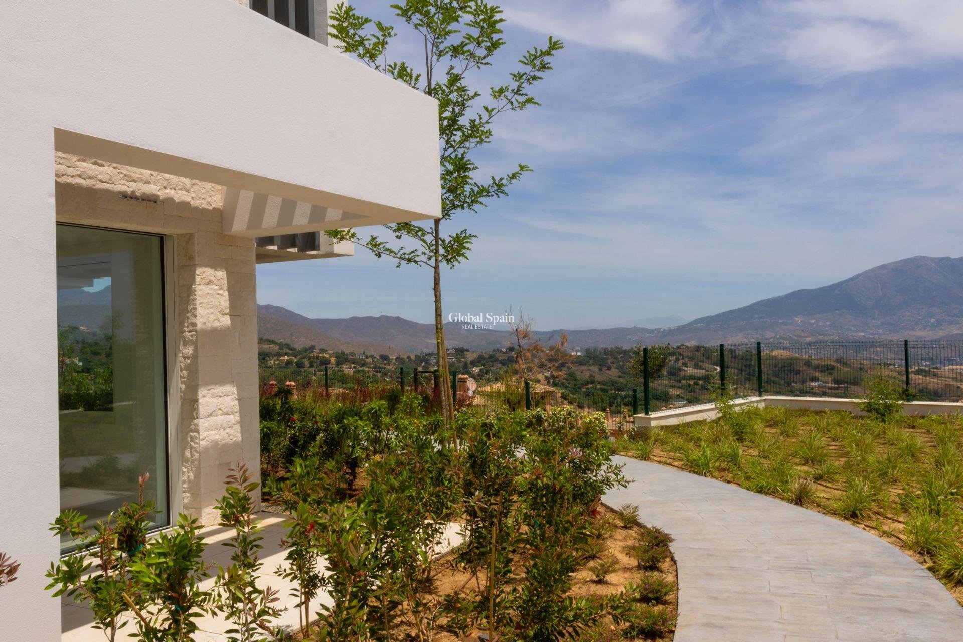 Nieuwbouw - APPARTEMENT -
OJÉN - El Soto De Marbella