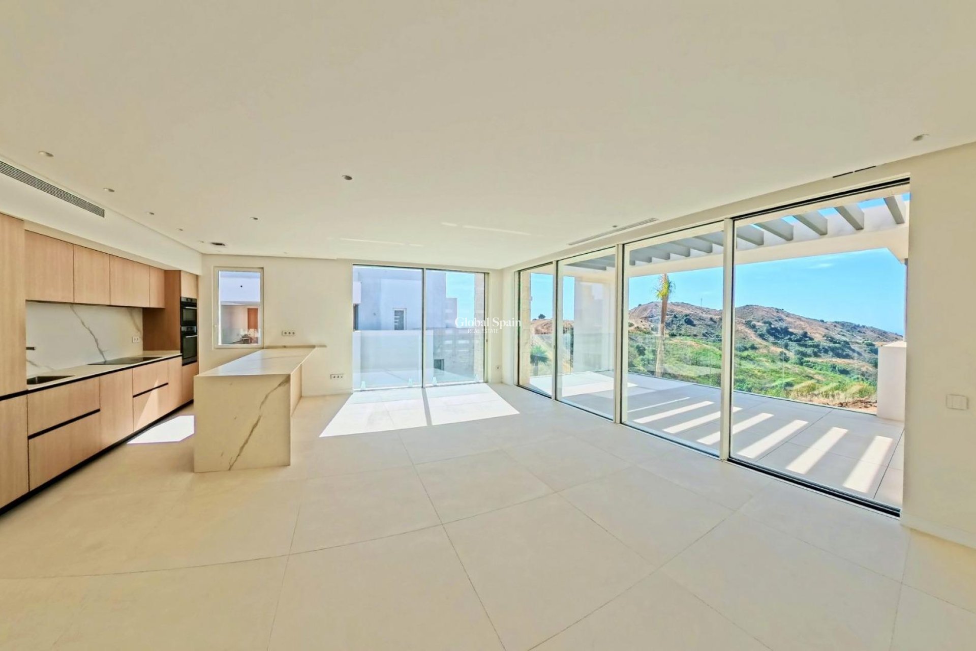 Nieuwbouw - APPARTEMENT -
OJÉN - El Soto De Marbella
