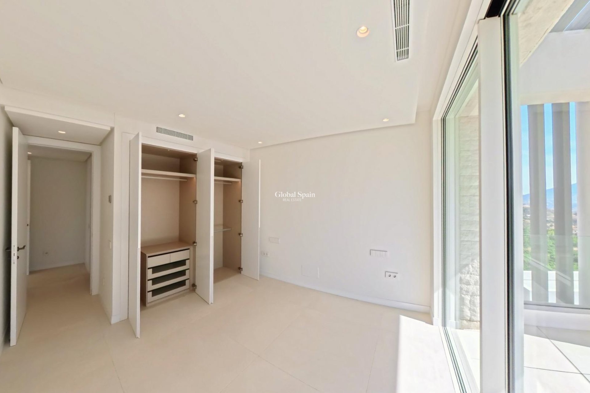 Nieuwbouw - APPARTEMENT -
OJÉN - El Soto De Marbella