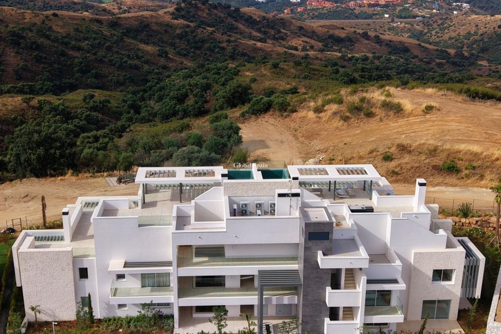 Nieuwbouw - APPARTEMENT -
OJÉN - El Soto De Marbella