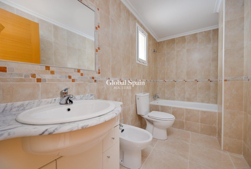 Nieuwbouw - APPARTEMENT -
SAN FULGENCIO - Pueblo