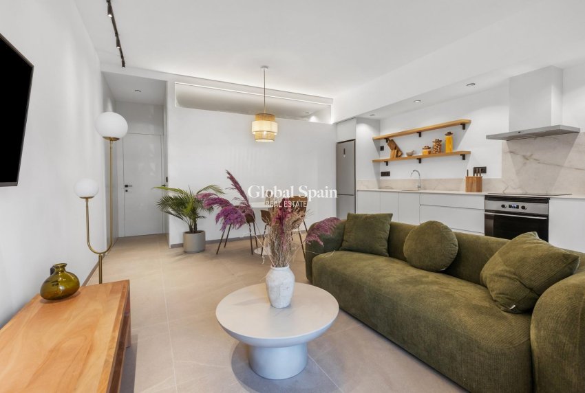 Nieuwbouw - APPARTEMENT -
TORREVIEJA - Playa Los Naufragos