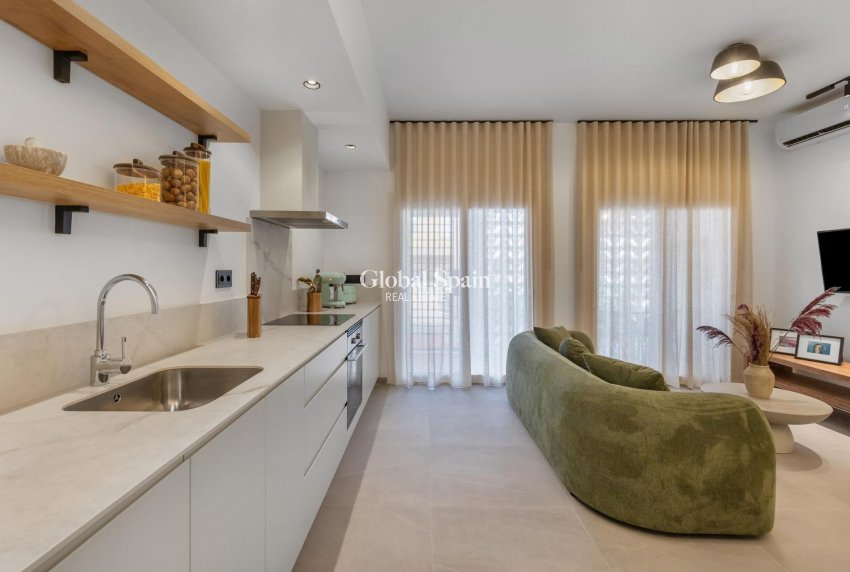 Nieuwbouw - APPARTEMENT -
TORREVIEJA - Playa Los Naufragos