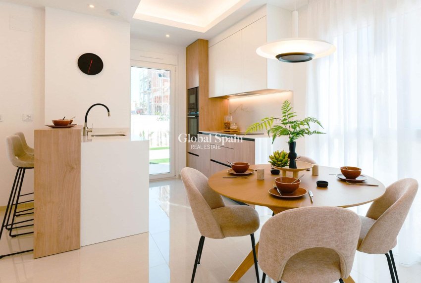 Nieuwbouw - Bungalow op de begane grond -
ROJALES - Doña Pepa