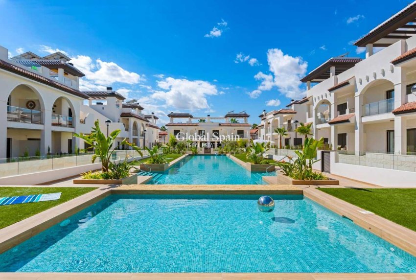 Nieuwbouw - Bungalow op de bovenste verdieping -
ROJALES - Doña Pepa