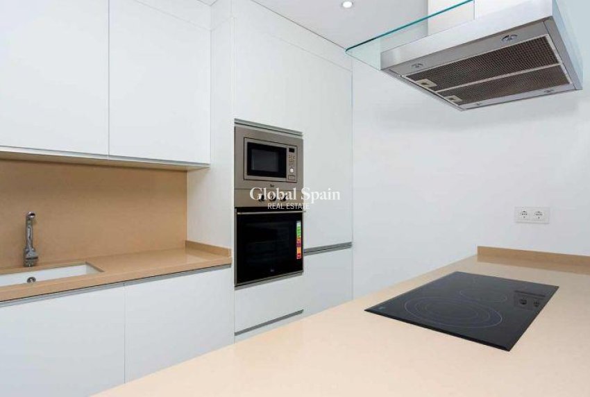 Nieuwbouw - HUIS -
DAYA NUEVA - CENTRO