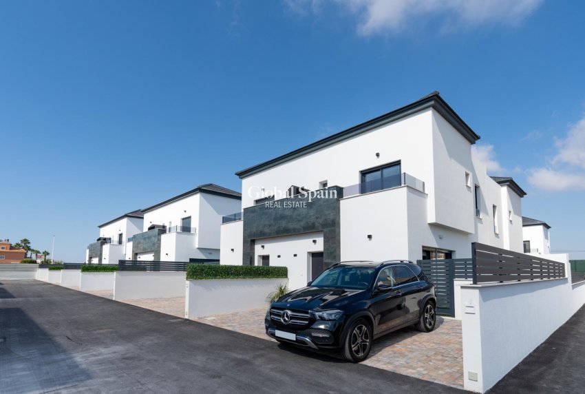 Nieuwbouw - HUIS -
GRAN ALACANT