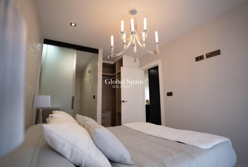 Nieuwbouw - Huis -
ORIHUELA COSTA - Entre golf