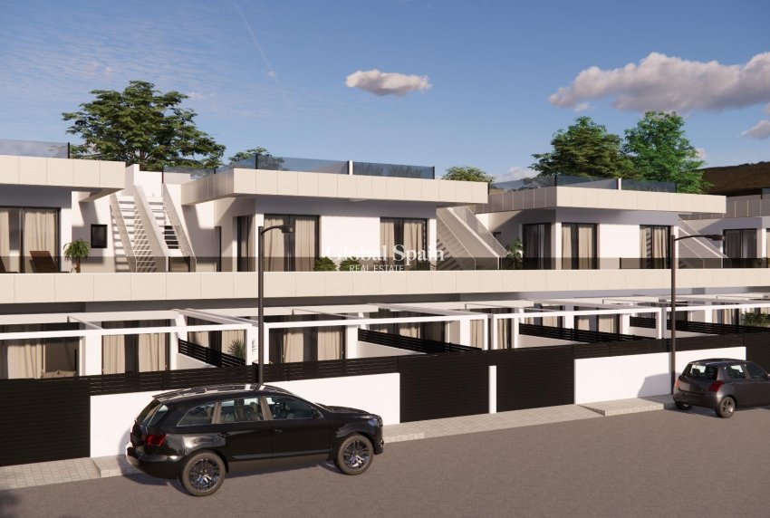Nieuwbouw - HUIS -
ROJALES - Pueblo