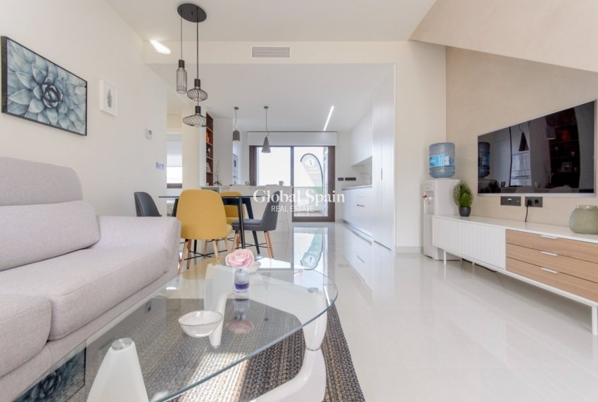 Nieuwbouw - Huis -
TORREVIEJA - LOS BALCONES - LOS ALTOS