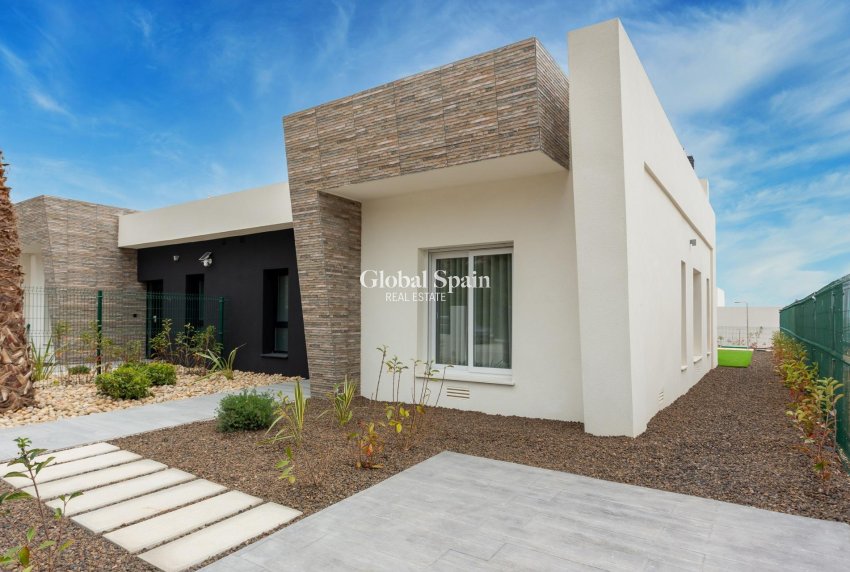 Nieuwbouw - VILLA -
ALGORFA - LA FINCA GOLF / ALGORFA