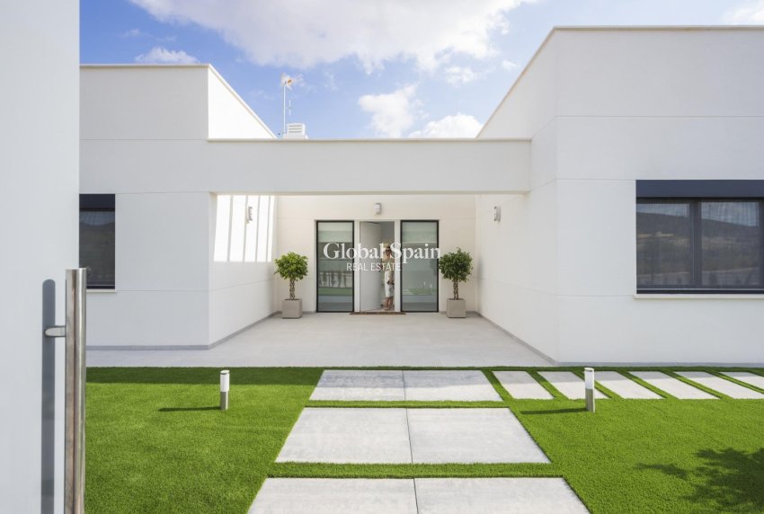 Nieuwbouw - Villa -
BAÑOS Y MENDIGO - Altaona Golf