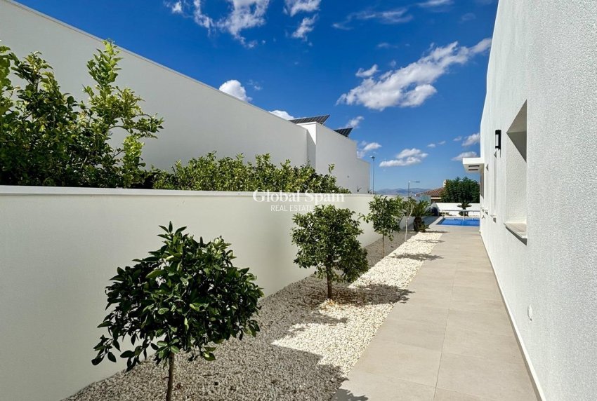 Nieuwbouw - VILLA -
BENIJÓFAR - Pueblo