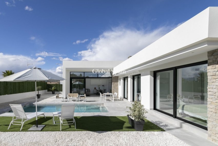 Nieuwbouw - VILLA -
CALASPARRA - Coto riñales