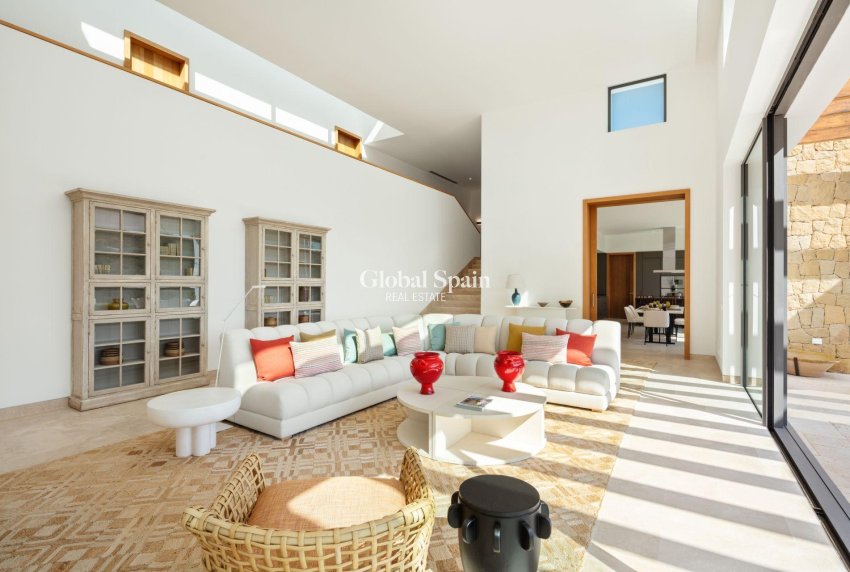 Nieuwbouw - VILLA -
Casares - Pedregales