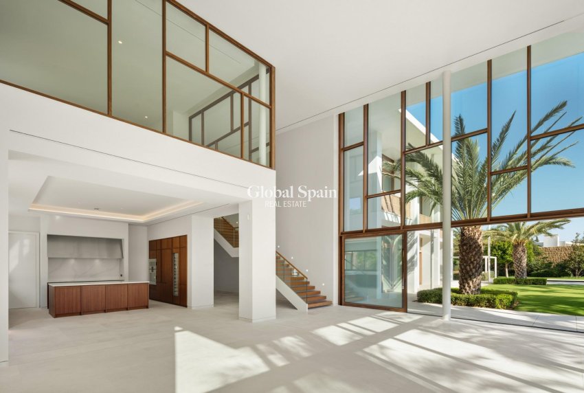 Nieuwbouw - VILLA -
Casares - Pedregales