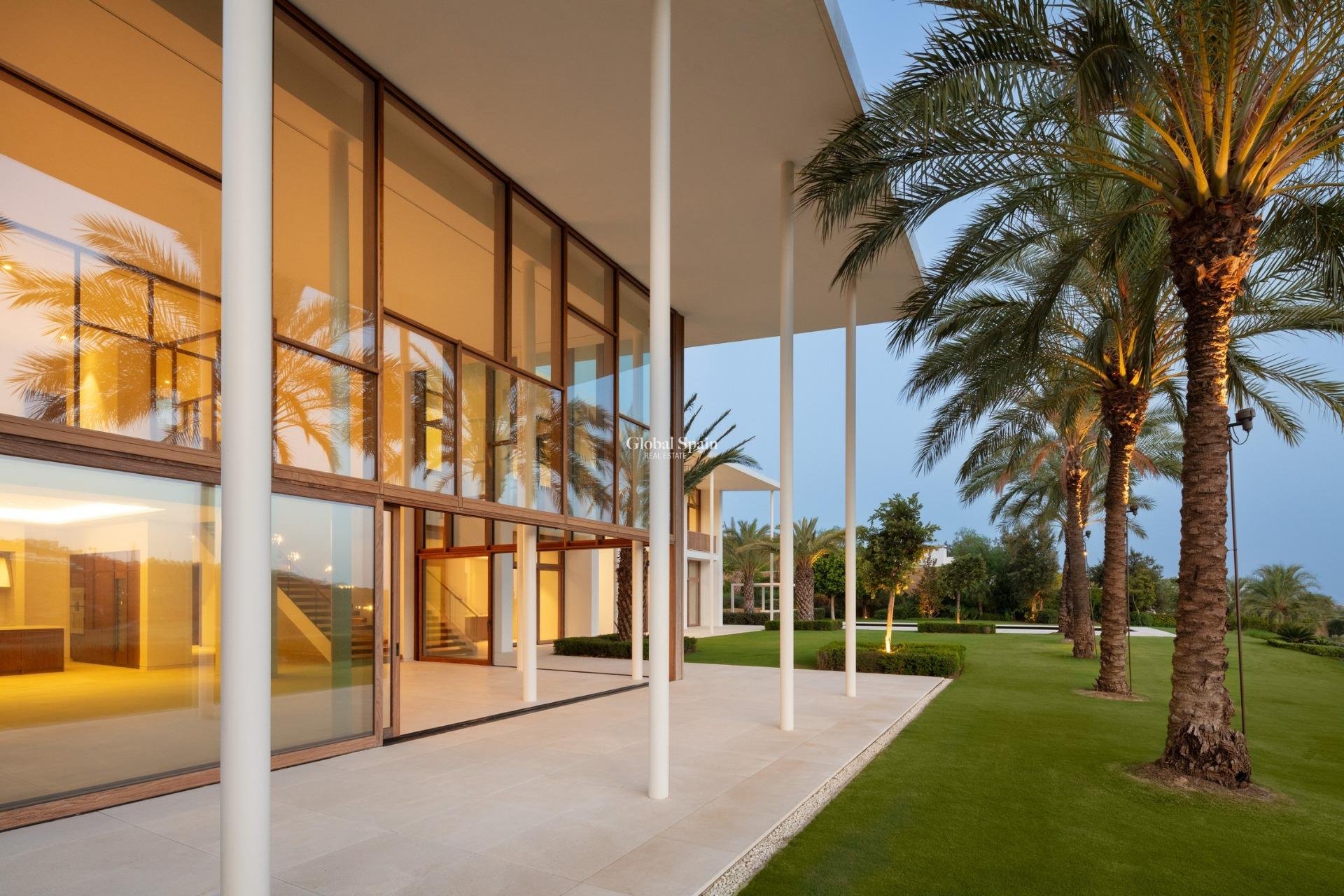 Nieuwbouw - VILLA -
Casares - Pedregales