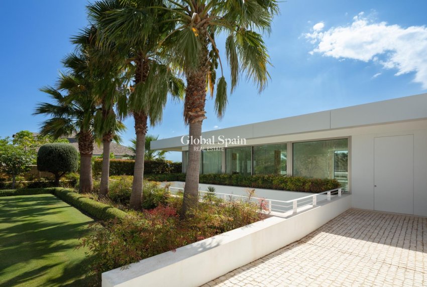 Nieuwbouw - VILLA -
CASARES - Pedregales